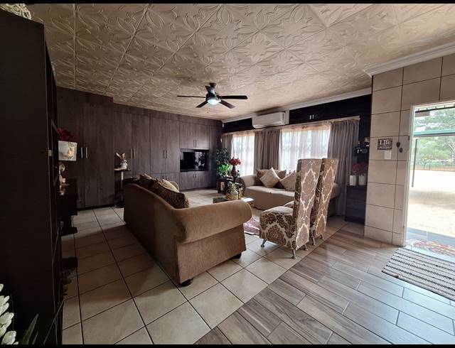 4 BEDROOM HOUSE FOR SALE IN HEIDELBERG AH